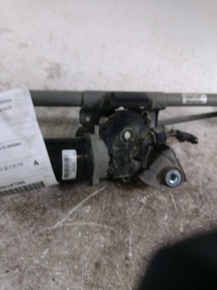 Used Windshield Wiper Motor fits: 2015 Chevrolet Silverado 1500 pickup  Grade A - Image 2 of 4