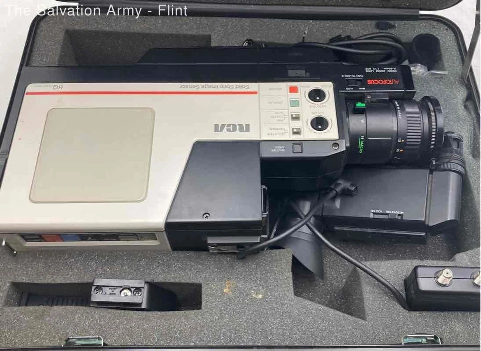 Vintage RCA Solid-State Video Movie Camera VHS Camcorder With Case - Image 2 of 4