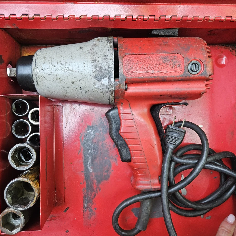 Milwaukee 1/2" Impact Wrench 9066 2400RPM / 2800BPM Tested W/ Case WORKS - Image 4 of 4