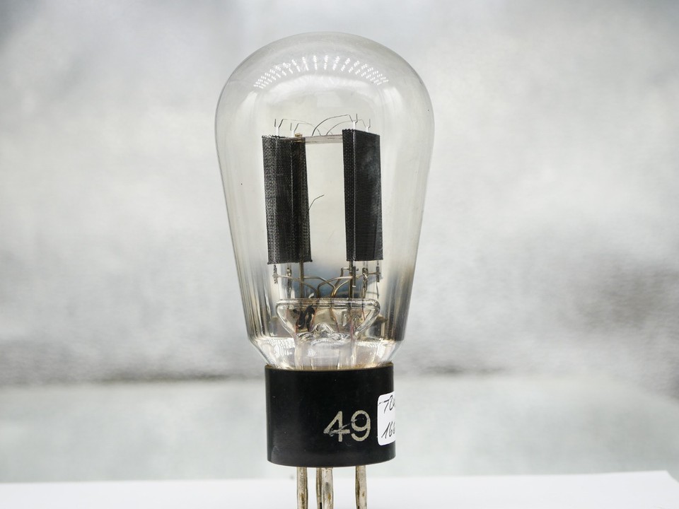 Tube électronique Telefunken PL82 - Neuf En Boîte, Pour Ampli Audio