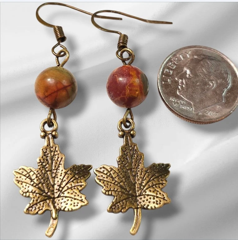 Pendientes de piedras preciosas de jaspe Picasso • Hoja de arce rústico • Ganchos de bronce antiguos boho Foto 2 de 4