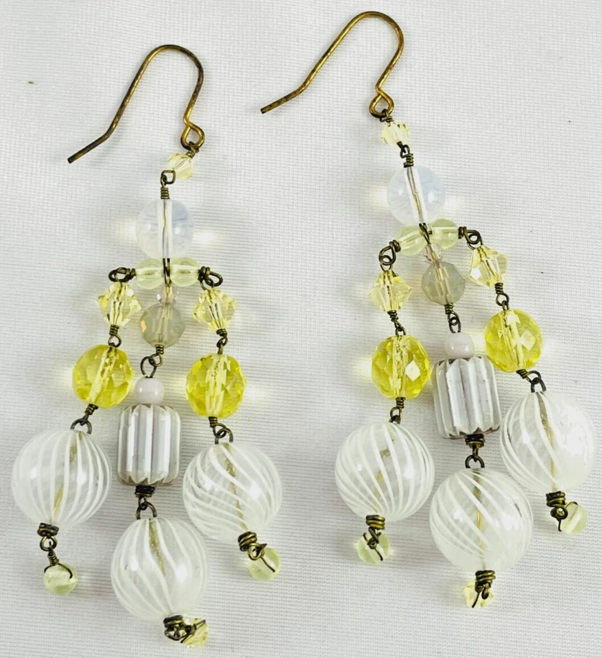 Pendientes araña de cuarzo limón a rayas blancas de vidrio soplado con cuentas Foto 2 de 4