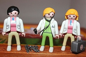 playmobil doctora