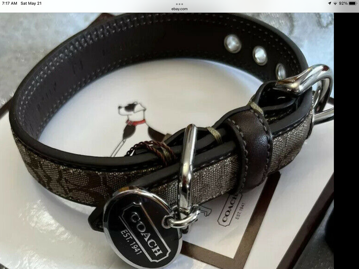 NEW COACH CHOCOLATE BROWN SIGNATURE C OVAL CHARM DOG COLLAR 4003