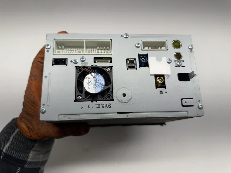 2013 2014 2015 2016 Hyundai Genesis Am Fm Cd Player Radio Receiver - Image 3 of 4