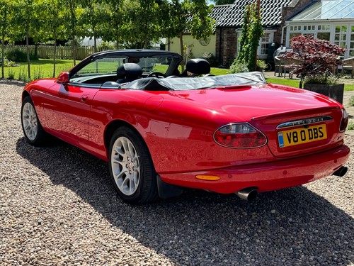 Jaguar XKR Convertible 4.0L 2001 - Picture 12 of 16