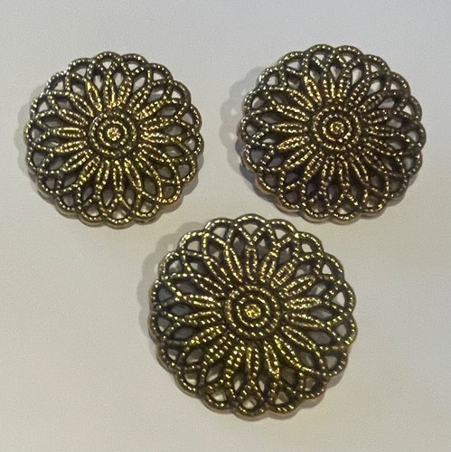 4 Extra Large Gold Flower Buttons Metal Look 35mm Shank D32-18 AUSSIE SELLER - Picture 8 of 9