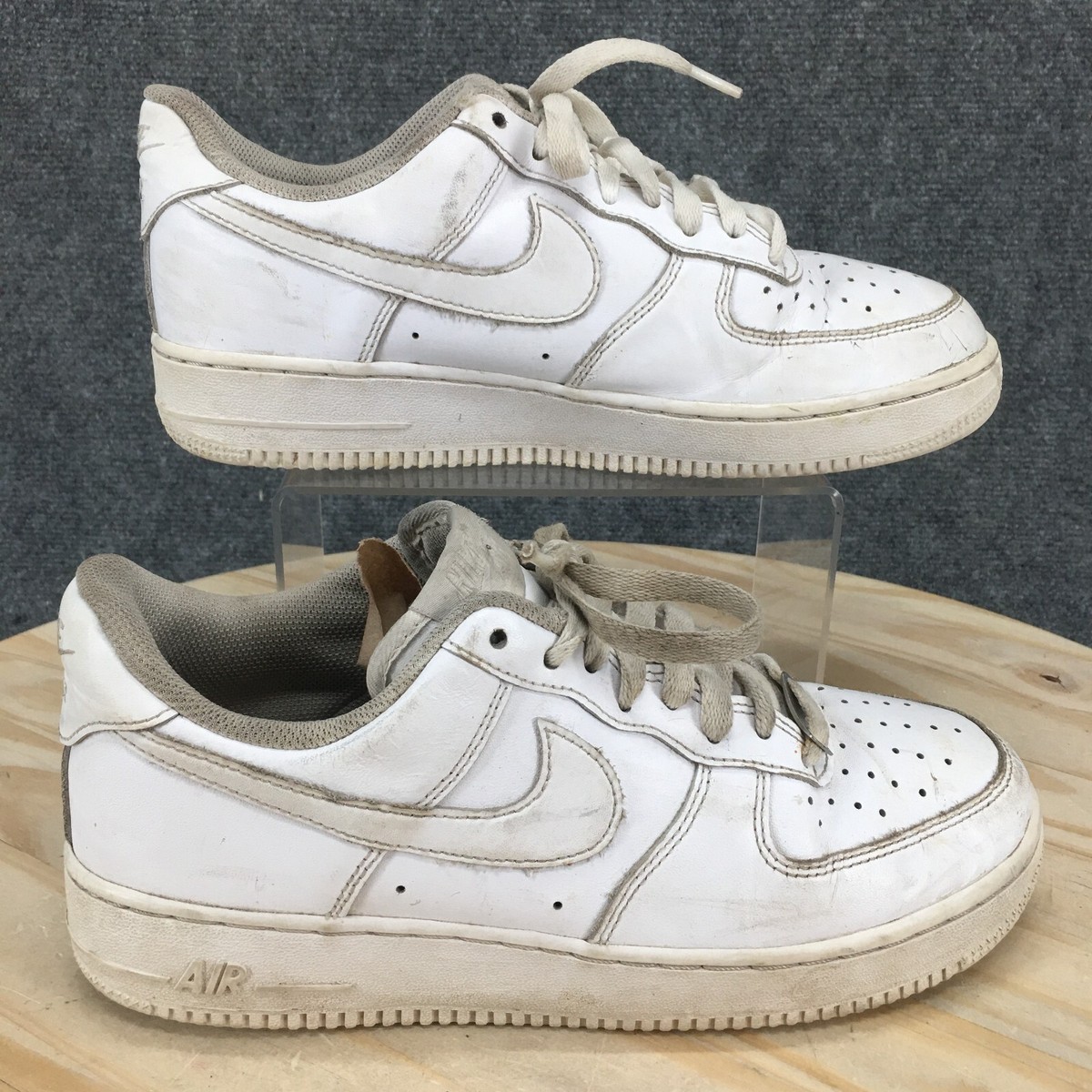 Nike AF 1 Low Top Men\'s Sz 8.5 White CW2288-11 Retro Nike Air Force 1 AF1 Low Triple White Sneakers Shoes CW2288  main image 2