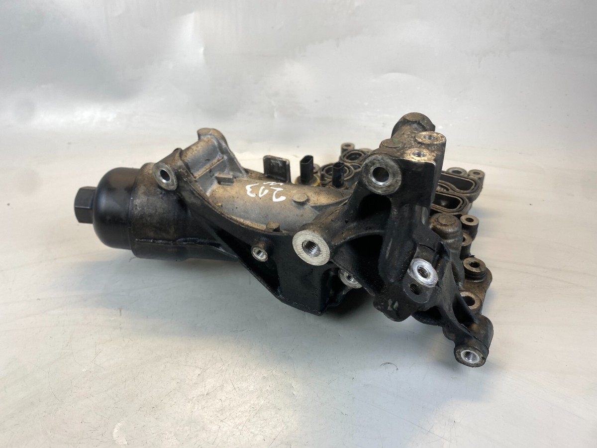 Mercedes Benz E Klasse W213 Motor Öl Kühler Filter Gehäuse 