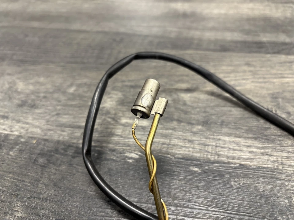 Оригинальный топливный счетчик Yamaha 1996-2001 XVZ1300 1300 Royal Star - Изображение 2 из 4