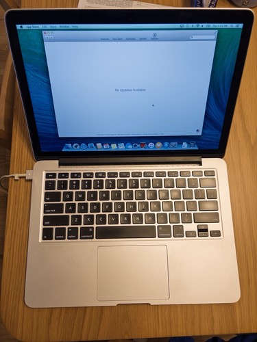Apple MacBook Pro 13" 2.4GHz Core i5 4GB RAM 128GB SSD Silver 2015 OS X