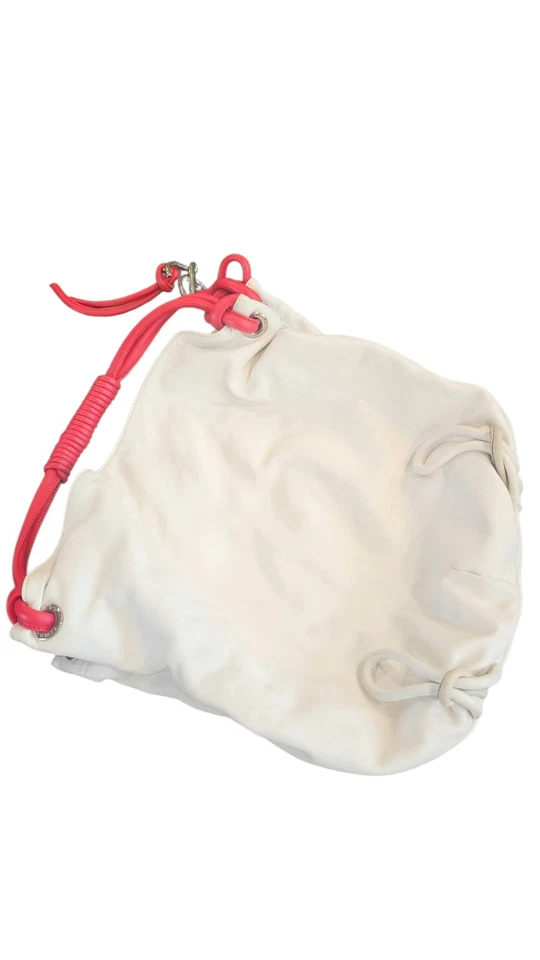Bolso de hombro holgado LOEWE blanco con asa roja Foto 2 de 4