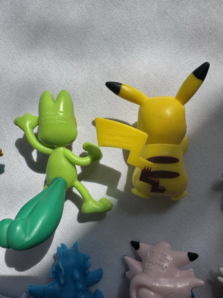 Смешанные покемоны мини-фигурки лот из 5 Jazwares и 23 RL фигурки 2021 Pikachu - Изображение 4 из 4