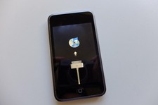 Apple iPod Touch 1st Gen 8GB Black working