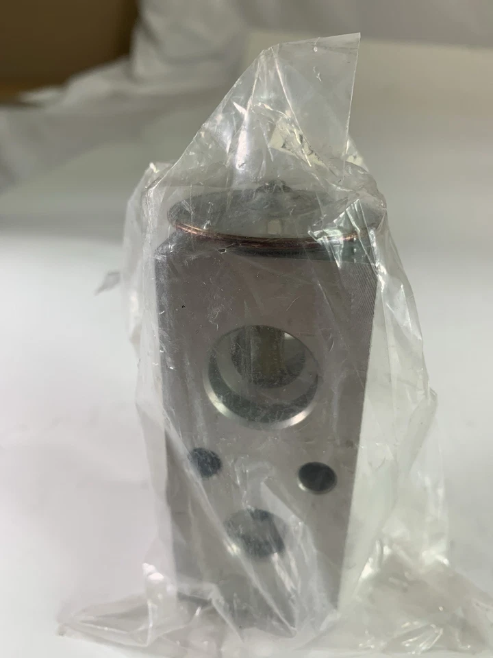 Válvula de expansión UAC EX9414C Foto 3 de 4