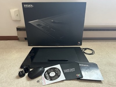 Wacom Intuos4 PTK-840 Large Graphics Tablet USB Wired w/ Pen, Mouse & Box