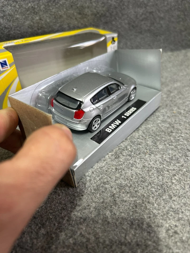BMW SERIE 1 Series E87 E 87 scala 1/43 metallo NEWRAY NEW RAY NEW-RAY macchinina - Immagine 2 di 4