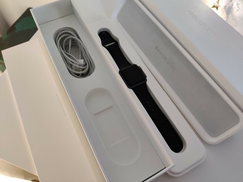 Space Gray Aluminium) 38 mm Model A1553 