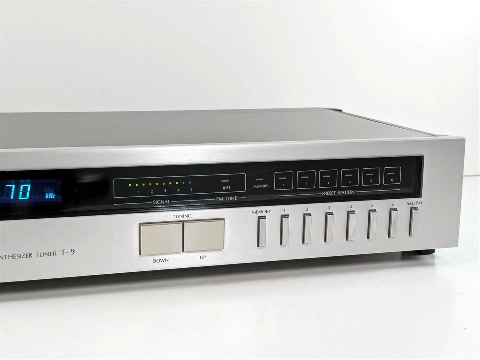 Sintonizador estéreo Sansui T-9 cuarzo PLL plateado digital Foto 3 de 4