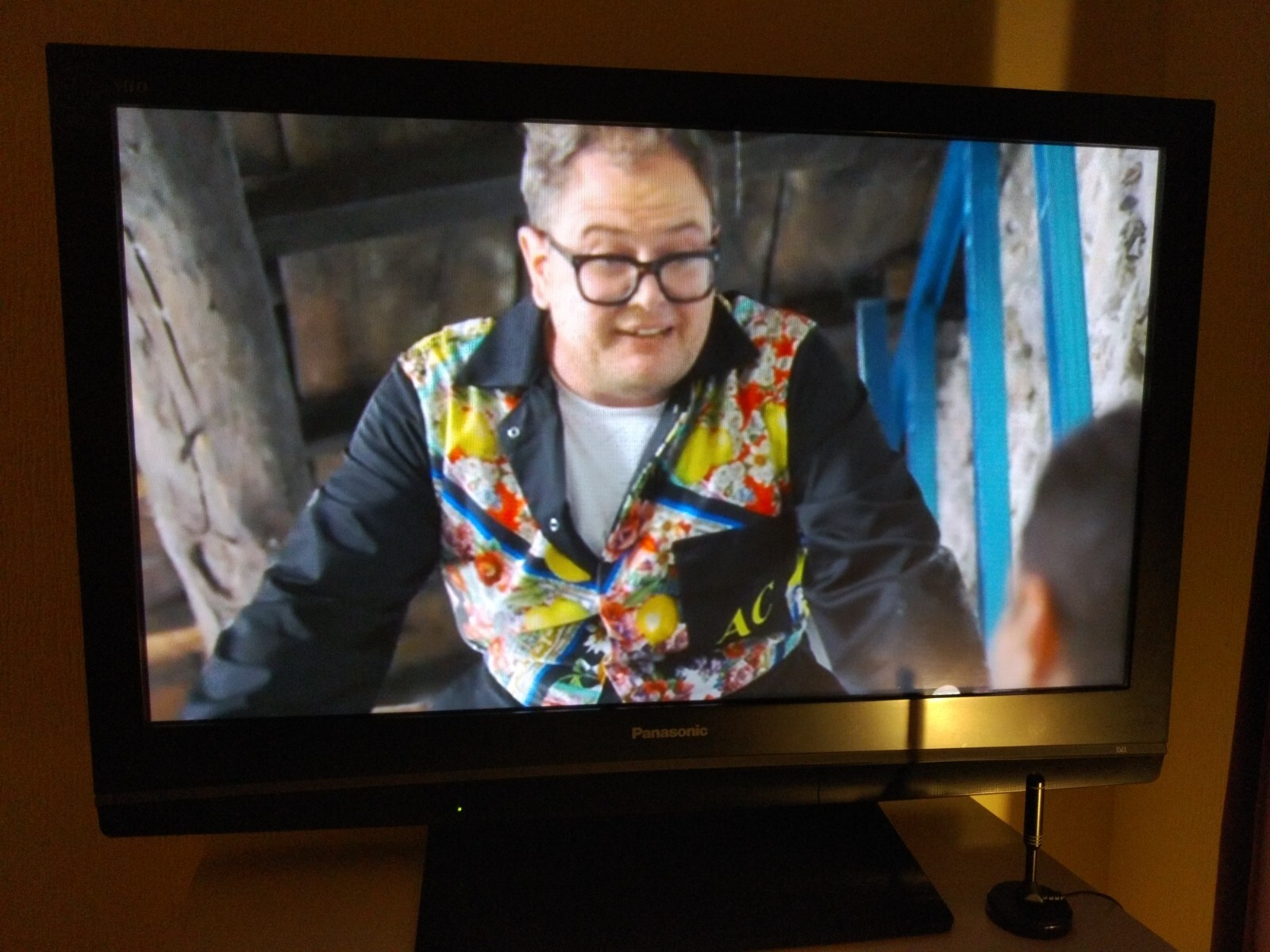 PANASONIC VIERA TV 42 INCH BLACK PLASMA FLAT SCREEN 1080 HD TELEVISION