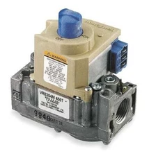Honeywell VR8304M4507 3/4 x 3/4 inch Intermittent Pilot Dual Automatic Valve Nat