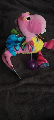 Lamaze Clip & Go Diego der fliegende Drache/Stofftier/Spielzeug/Rosa
