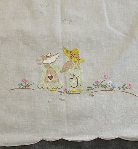 Vintage Small Tablecloth Embroidered Flower People Country Farmhouse Decor - Picture 3 of 5