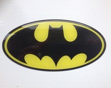 BATMAN CAR DOMED BONETT GRILL BADGE YELLOW BLACK SIZE 100 X 50MM 01-07