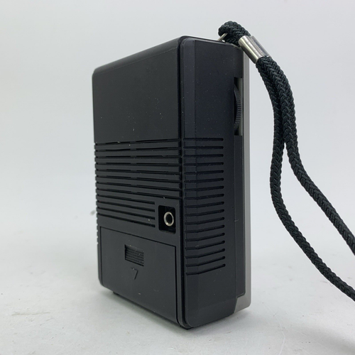 Vintage Magnavox AM Transistor Pocket Portable Radio Model 39 Tested & Working - Picture 6 of 24