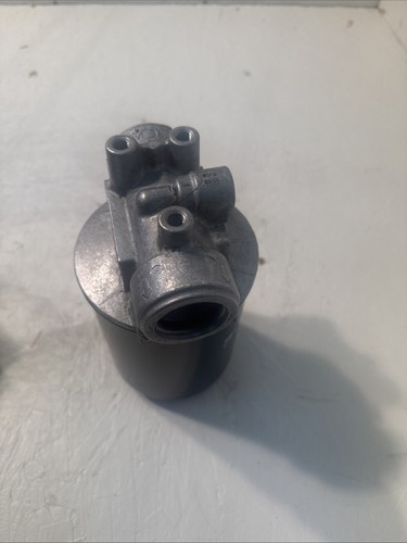 LVA19075: Hydraulic Oil Filter Assembly