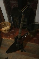 1987 Gordon Smith Explorer. Used in Good Cond Kahler locking trem Schaler tuners