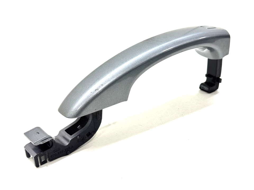 AUDI Q3 2015-2018 PASAJERO TRASERO DERECHO EXTERIOR MANIJA GRIS OEM 8T0837205A Foto 2 de 4