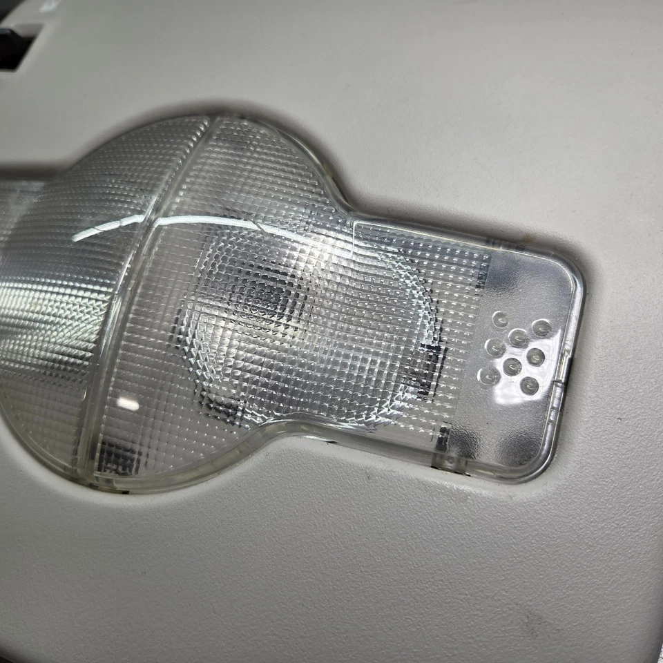 Pontiac Grand Prix 2004-2008 consola aérea domo mapa luz lámpara techo corredizo gris Foto 4 de 4