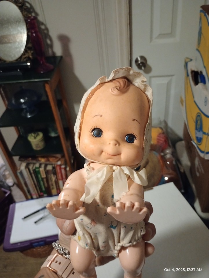 Vintage Playmates Baby Crawl Away Crawling Doll Toy 80’s READ