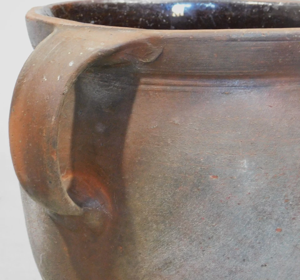 Antique redware storage crock bean pot glazed 18th 19th c. Pennsylvania round - Image 3 of 4