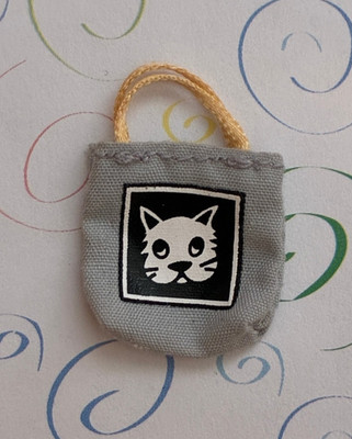 LIL BRATZ DOLL ACCESSORIES * YASMIN MINI DOLL CAT FACE PURSE / BAG * 2002