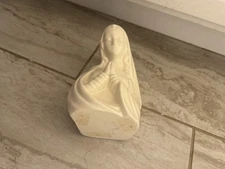 Vintage Haeger USA Pottery White Praying Virgin Mary Madonna Planter Vase EUC 