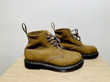 Dr. Martens lace up soft nubuck leather upper boots olive green size 7 pre-owned