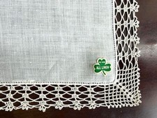 VINTAGE HANKY HANDKERCHIEF 1940s IRISH LINEN NEW W/TAG GORGEOUS HAND CROCHET