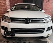 Bumper Tow Hook License Plate Mount Bracket For Volkswagen Touareg 2011-2014 New