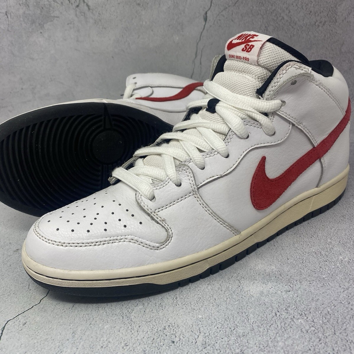 nike sb dunk mid red white