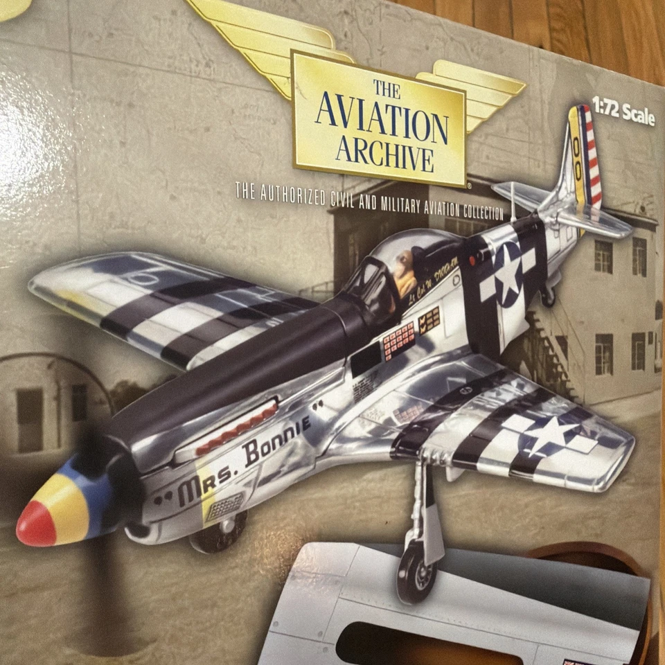 CORGI AVIATION ARCHIVE US NORTH AMERICAN P-51K MUSTANG NOSE ART 1/72 #US32213 - Image 4 of 4