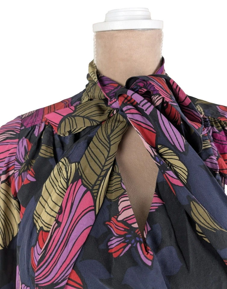 Trina Turk Demming шелк цветочный блузка верхний шеи галстук черный многоцветный отпуск - Изображение 4 из 4