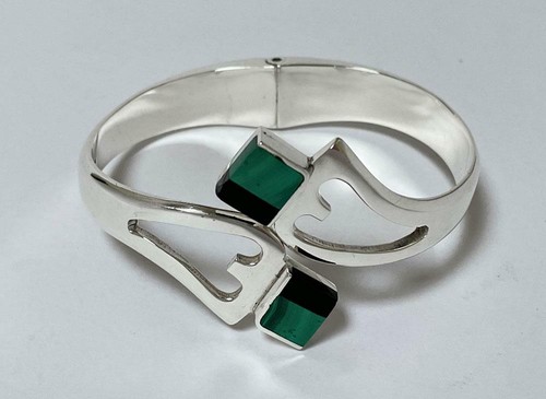 VINTAGE MODERNIST TAXCO MEXICO STERLING SILVER MALACHITE & ONYX HINGED BANGLE - 第 1/10 張圖片