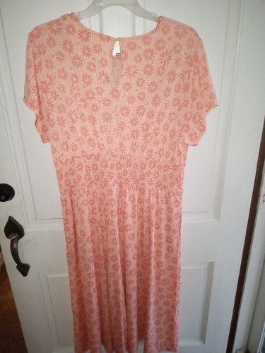Cato NWT Floral Dress 18/20W Petite Short Sleeve Stretchy Pockets Colorful - Picture 2 of 9