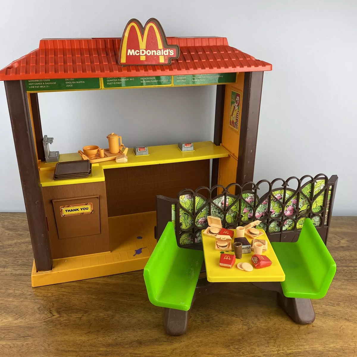 Barbie loves cheap mcdonalds 1982