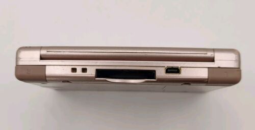 Nintendo DS Lite Metallic Rose Console Tested W/ Stylus & GBA Slot Cover - Foto 11 di 17