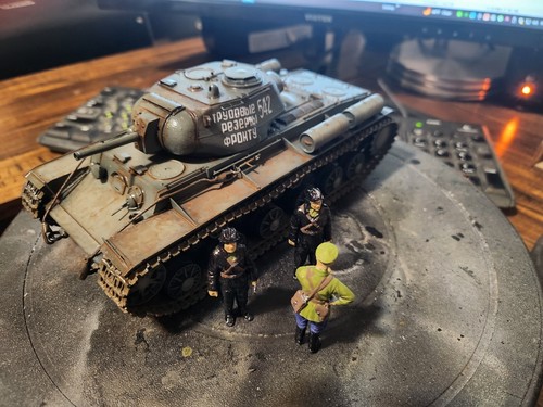 1:35 Built Soviet KV-8S - Picture 9 of 14