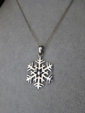 Beautiful sterling silver 1" snowflake pendant on 16" Italian 925 box chain