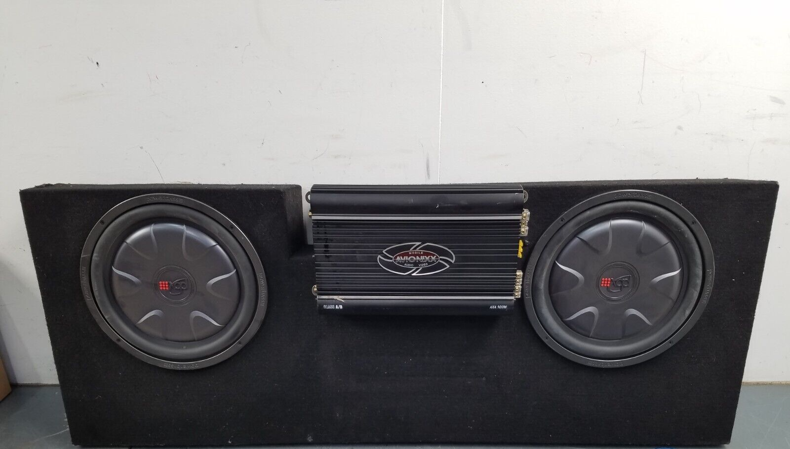 2004 Ford F150 Lightning SVT Subwoofers / Amplifier / Enclosure 08279